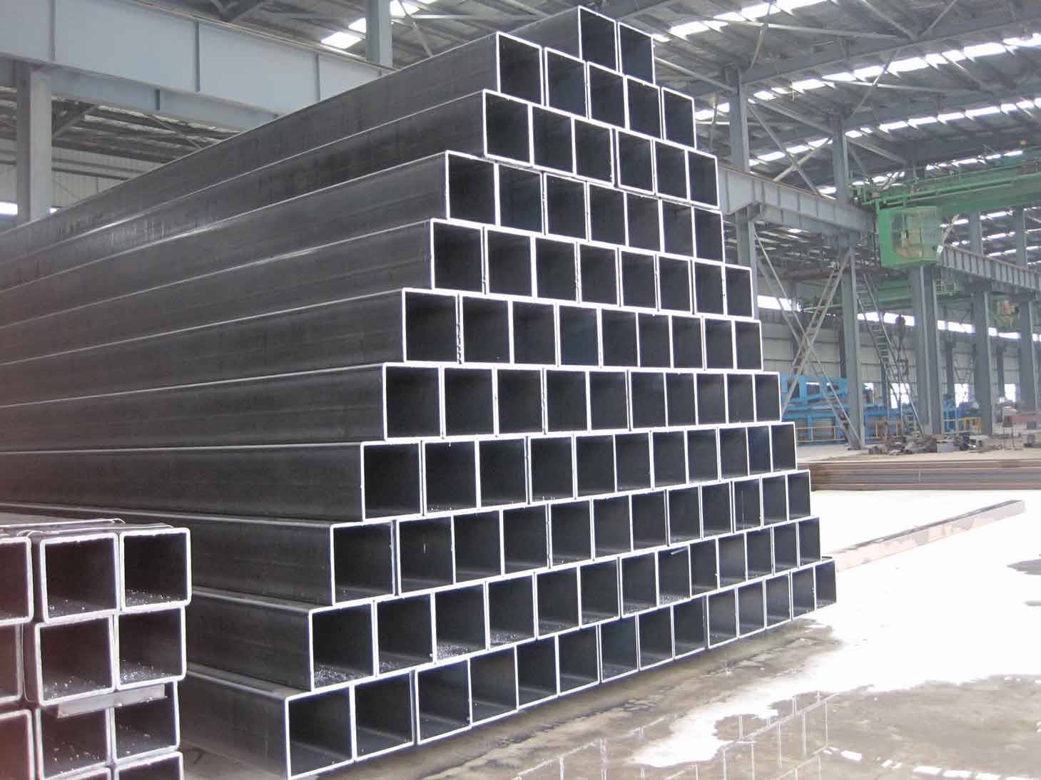 black square pipes in China Dongpengboda